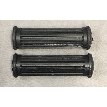 Standard rubber foot pegs for all 125cc & 175cc from the 1950s