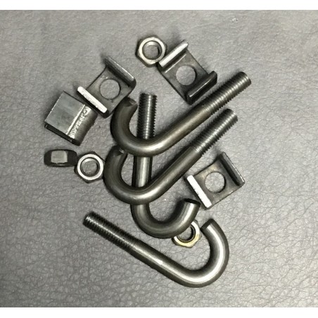 Passenger saddle fixing hooks