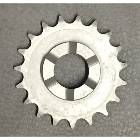 AMC gearbox output pinion