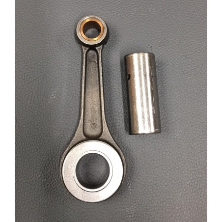 AMC 250 connecting rod