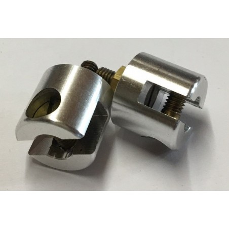 Front licence plate bolts